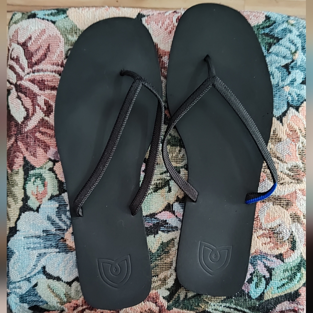 Rothy's flip flopa
